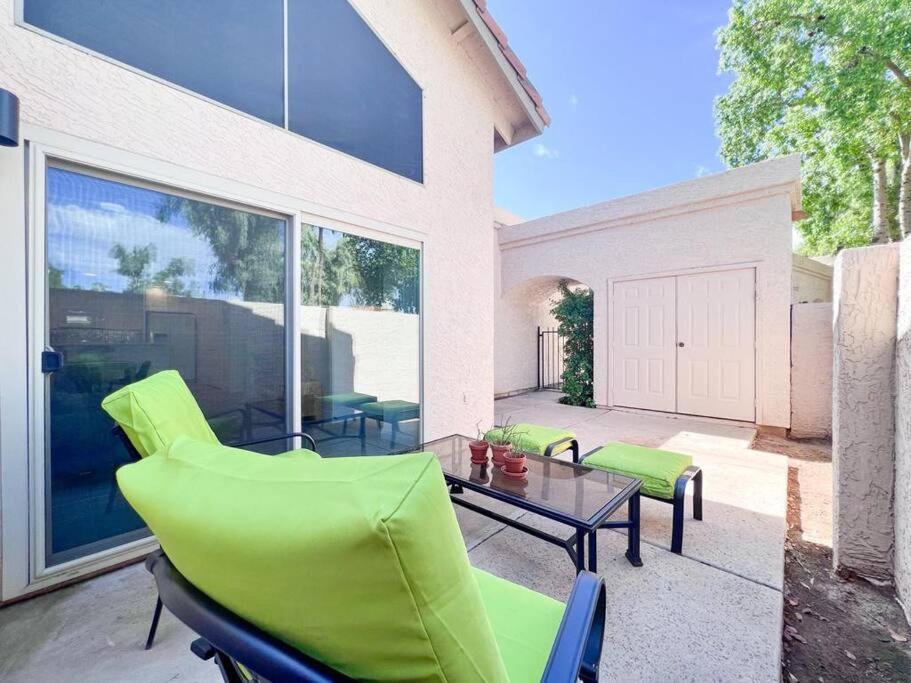 Serene Town Home In Chandler With Pool Chandler