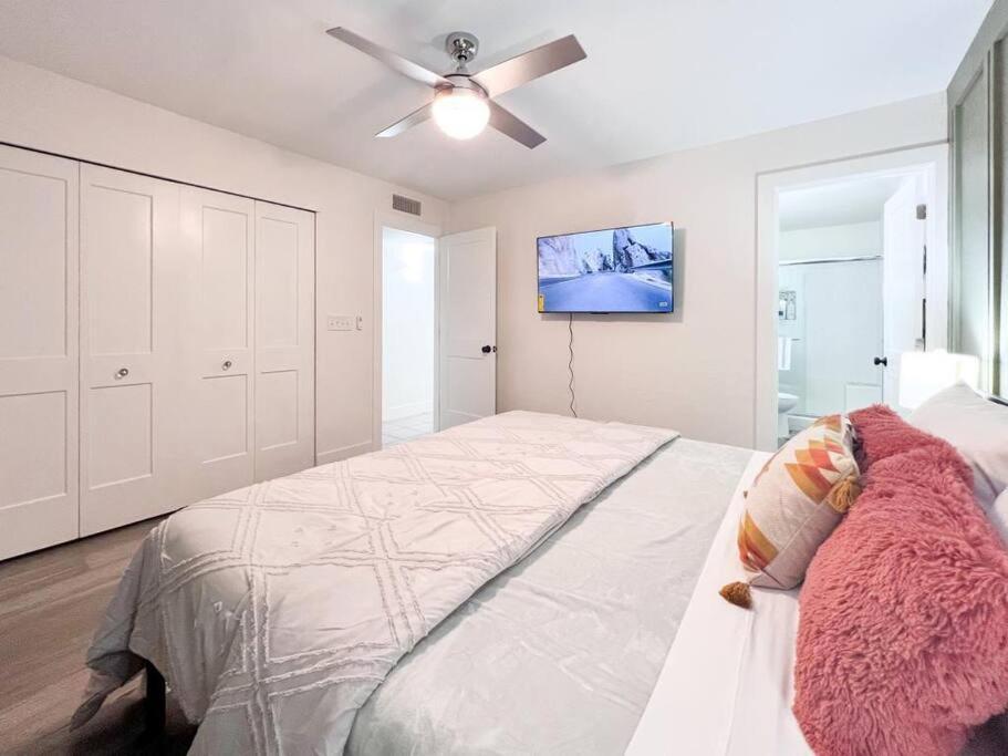 Holiday home Serene Town Home In Chandler With Pool Chandler