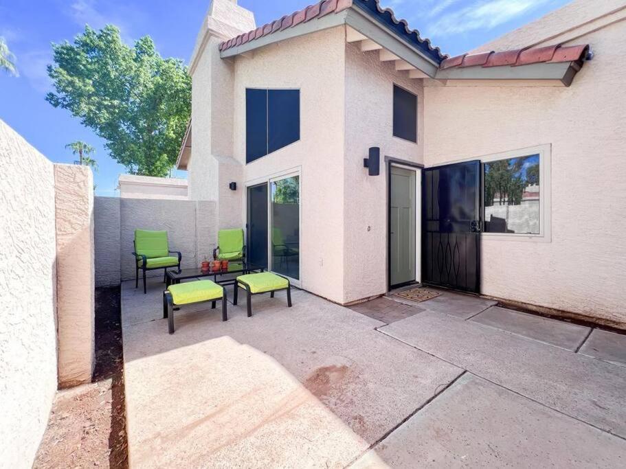 Serene Town Home In Chandler With Pool Holiday home