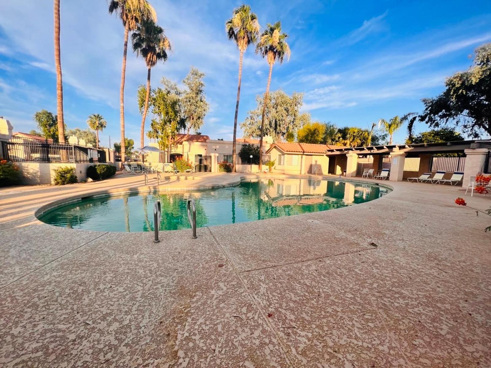 Serene Town Home In Chandler With Pool Holiday home